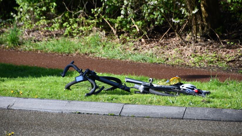 De fiets brak in tweeën door het ongeval.