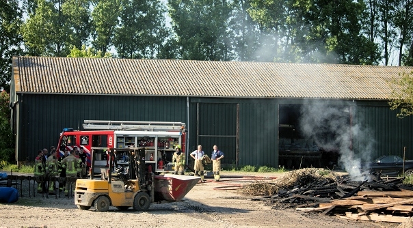 De brandweer in Sint Philipsland.
