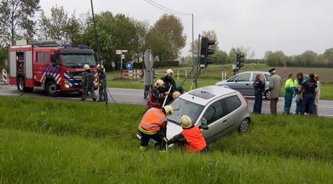 Bij het ongeluk raakten twee vrouwen gewond.