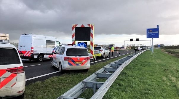 Het ongeval op de Westerscheldetunnelweg bij Hoek.