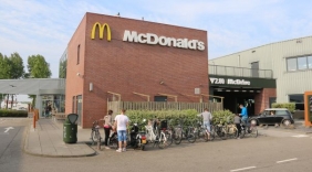 McDonald's Goes ontruimd na bommelding
