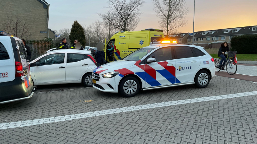 De vrouw is onderzocht door het ambulancepersoneel.