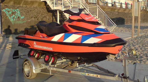 De nieuwe waterscooter van de Vlissingse strandwacht.