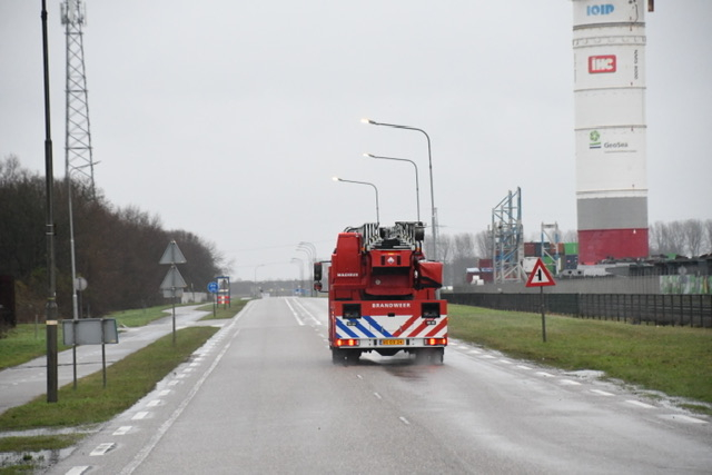 Onder andere werd de ladderwagen van brandweerpost Stromenweg Middelburg ingezet