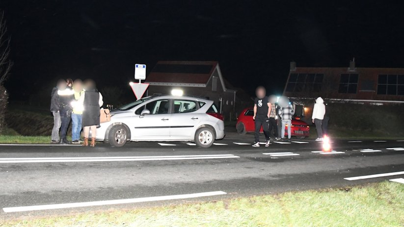 Autos beschadigd bij botsing Kerkwerve.