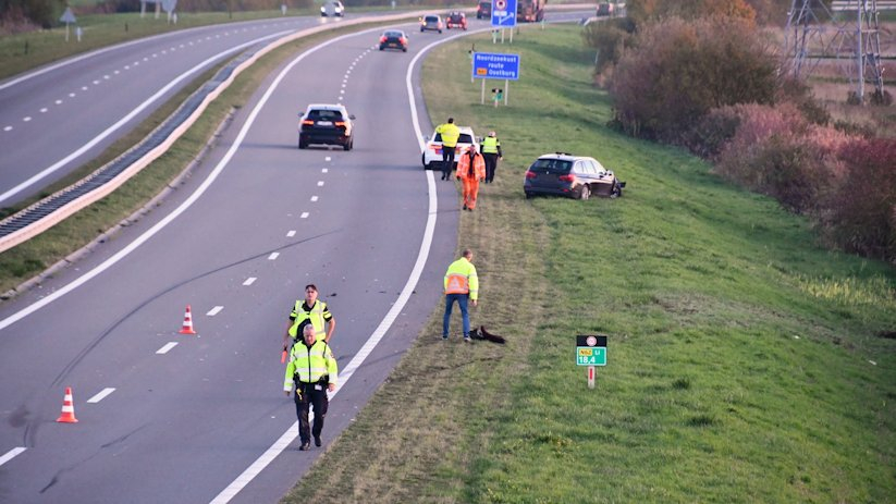 Het ongeluk gebeurde op de N62 bij Hoek.