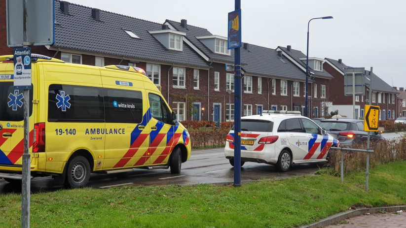 Voor zover bekend hoefde de fietsster niet mee naar het ziekenhuis.