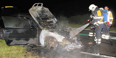 personenAuto uitgebrand op Philipsdam