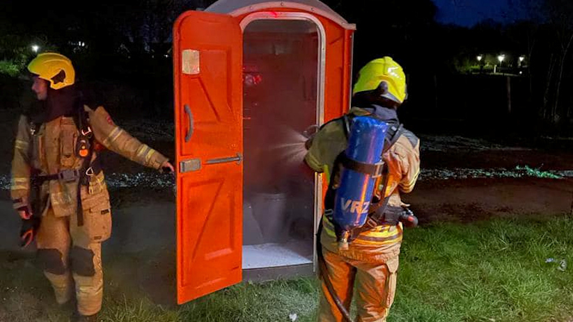 De brand vond plaats in een mobiel toilet