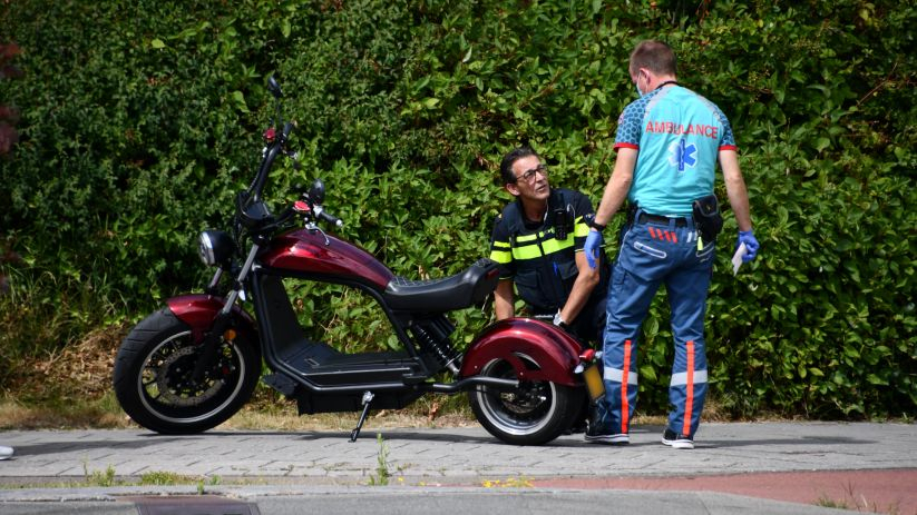 Scooterrijder gewond bij botsing in Domburg.