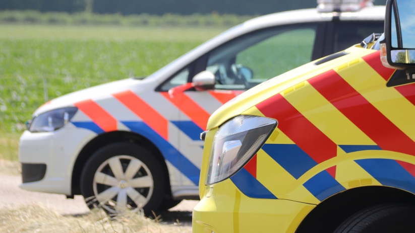 Belgische fietsster gewond bij frontale botsing Hengstdijk.