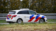 Auto schiet van A58 en belandt in sloot Rilland