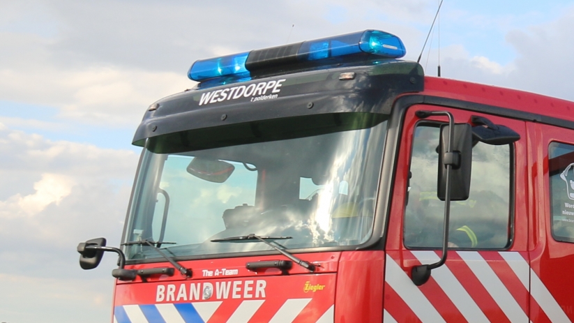Bestelbus in brand Tractaatweg (N62) Sas van Gent