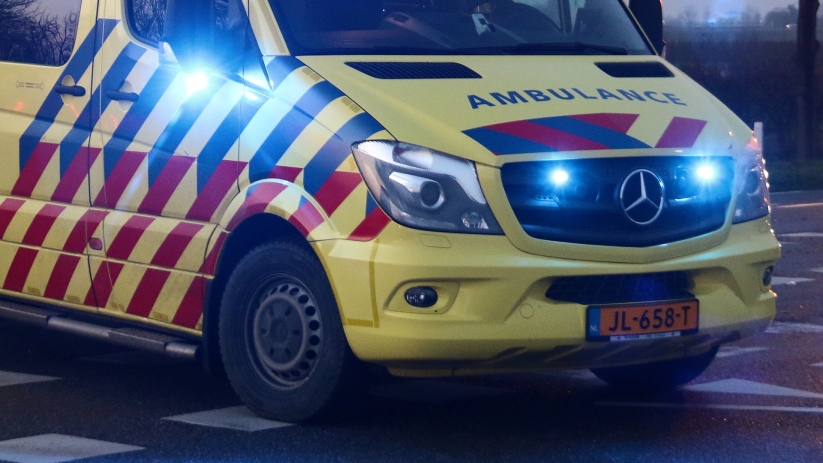 Botsing met auto en scooter op N656 bij Tholen