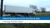 Vrachtwagen en auto botsen in Axel