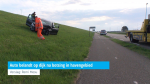 Auto belandt op dijk na botsing in havengebied Nieuwdorp
